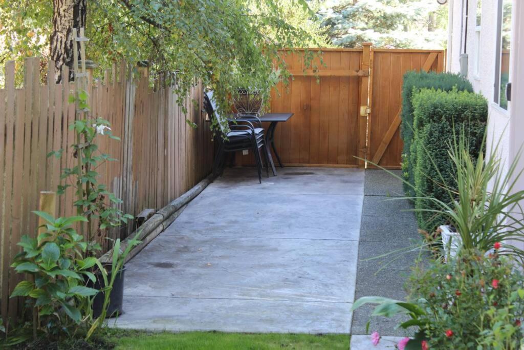 Memory Lane Guest Suite Sooke Exterior photo