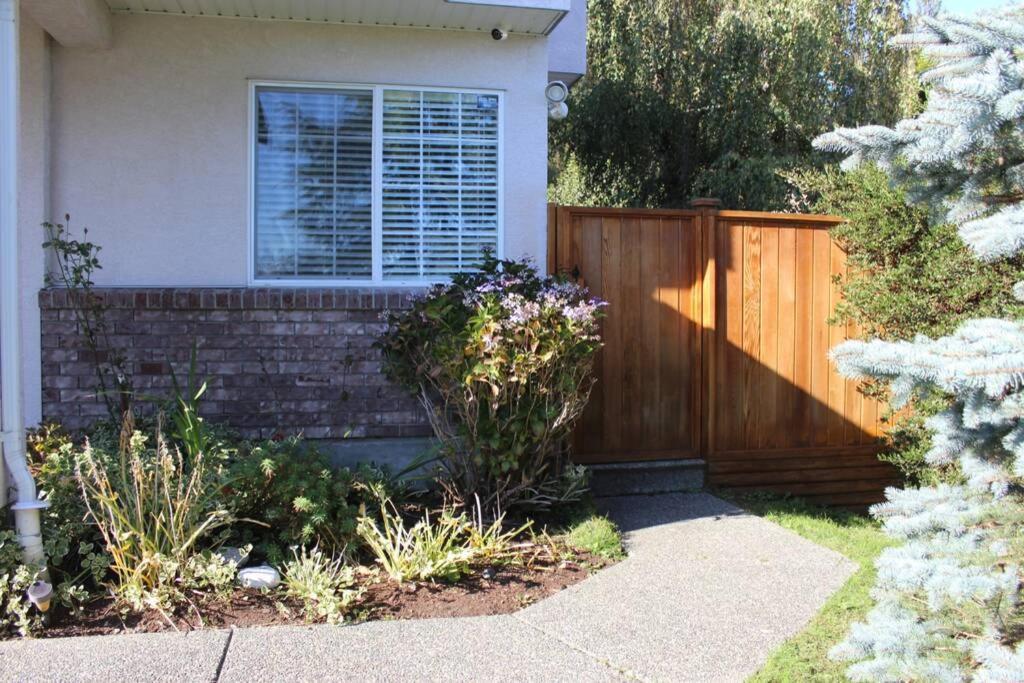 Memory Lane Guest Suite Sooke Exterior photo